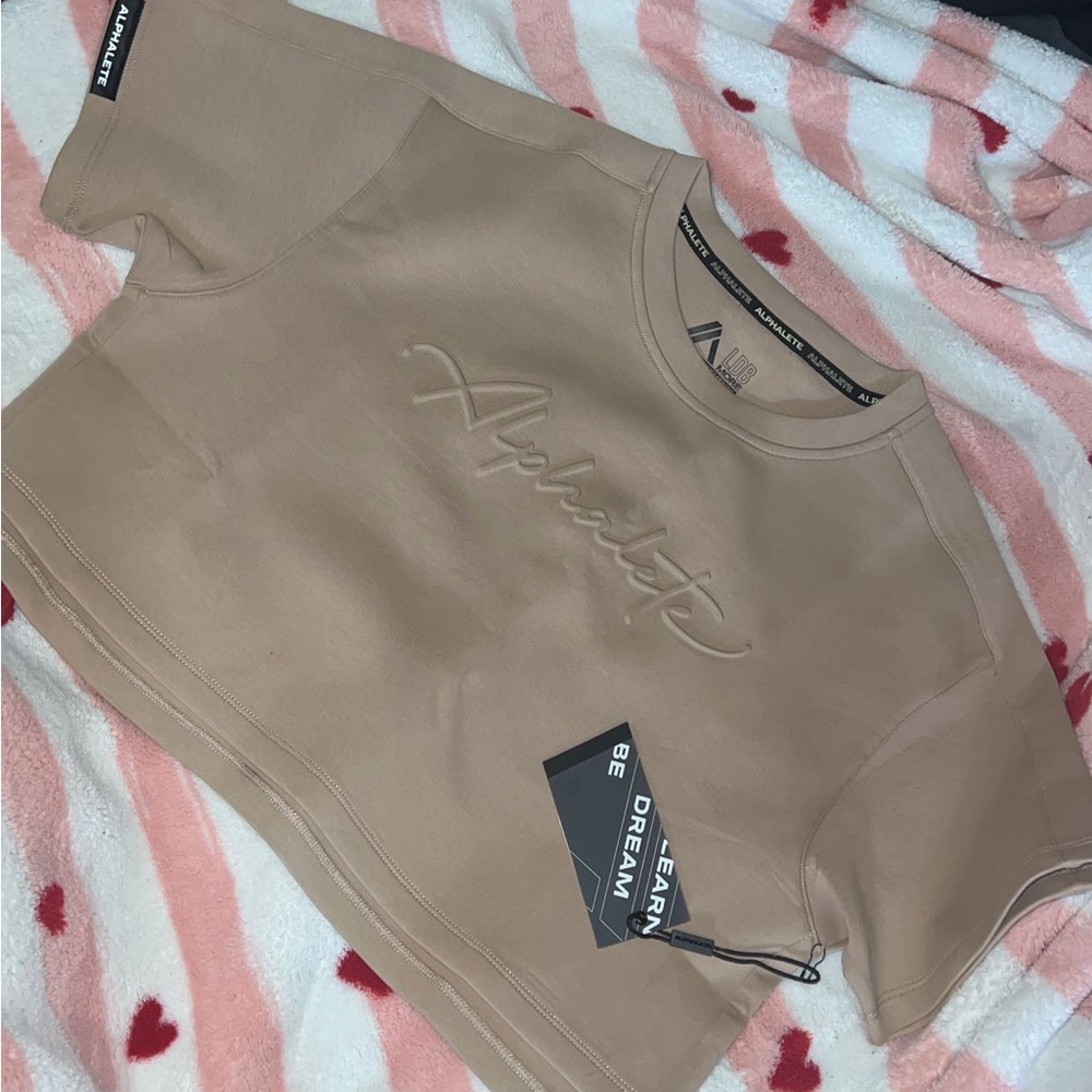 Alphalete cropped shirt